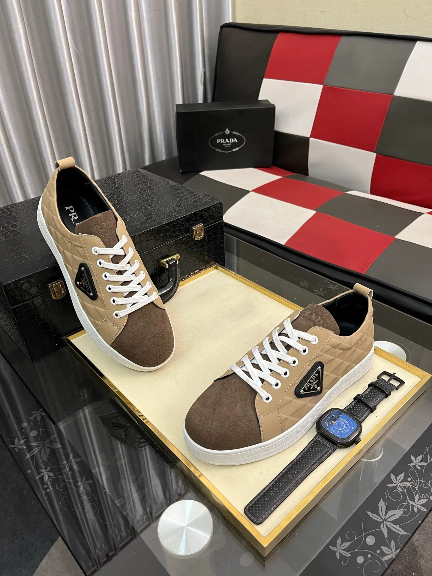 Men's shoes 💰440⌚️⌚️Prada•PRADA original quality.~ Unique modern style sneakers. 🏃A must-have casual shoe for trendy men😍😍 Original brand imported from Italy, imported original leather, sheep lining (refuses to discolor and grind feet) Sole: Original sole provided by the original factory, French lazy style design ⚠️Fit to the feet, original quality, super comfortable original sole. Code number: 38-444️⃣Colors available